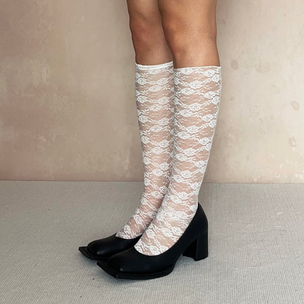 White Floral Pattern Lace Knee High Socks